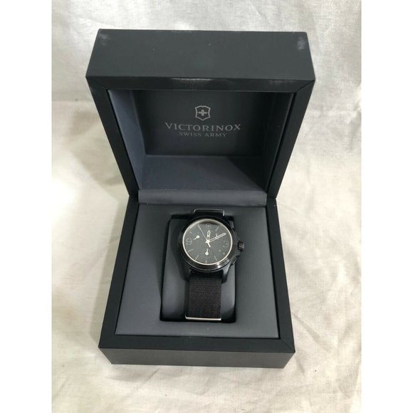 Victorinox Swiss Army Men's Black Original Watch - Picture 1 of 12